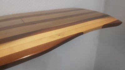 Grande mensola da parete dal design contemporaneo 