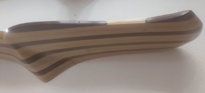 Grande mensola da parete dal design contemporaneo 