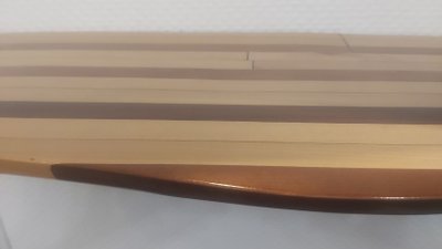Grande mensola da parete dal design contemporaneo 
