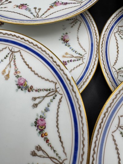 CAKE PLATES