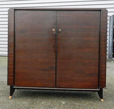 Palisanderschrank, Art Deco Periode, im Stil von Jules Leleu, um 1930