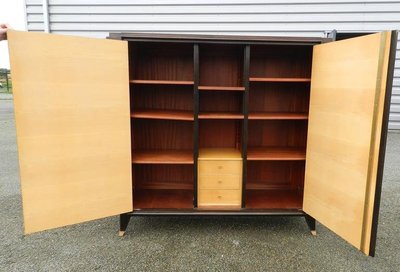 Palisanderschrank, Art Deco Periode, im Stil von Jules Leleu, um 1930