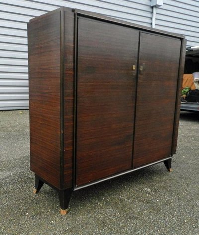 Palisanderschrank, Art Deco Periode, im Stil von Jules Leleu, um 1930