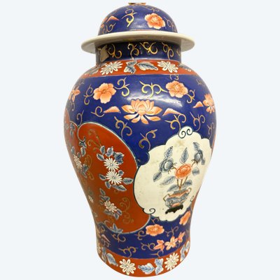 Vase japonais ancien, début du 20e siècle, signé à la base, h 55 cm.