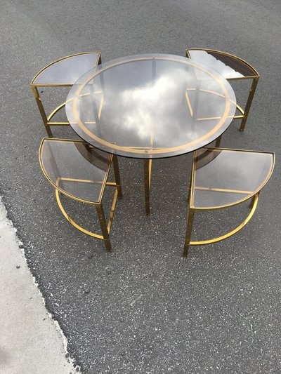 Table De Salon Et Ses 4 Tablettes d'Appoint En Laiton Et Verre Fumé, Style Maison Baguès, 1970