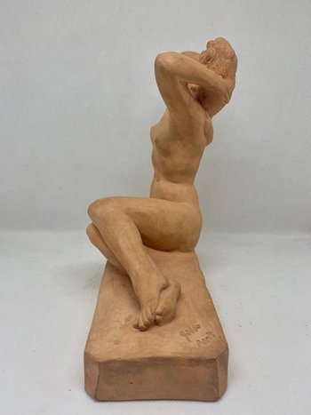 Scultura in terracotta, donna nuda firmata Galle Paris