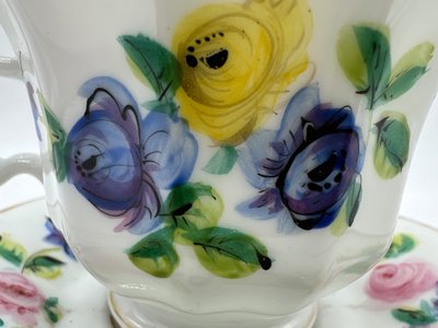 Paris porcelain cup and saucer - Louis-Philippe period - Floral decoration and gilding