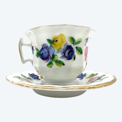Paris porcelain cup and saucer - Louis-Philippe period - Floral decoration and gilding