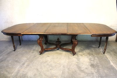 Table de salle à manger en noyer avec ses 3 allonges style Louis XV ép. 19ème long : 3 mètres