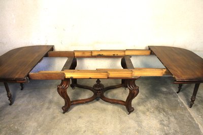 Table de salle à manger en noyer avec ses 3 allonges style Louis XV ép. 19ème long : 3 mètres