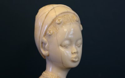 Busto femminile in avorio Inizio XX secolo