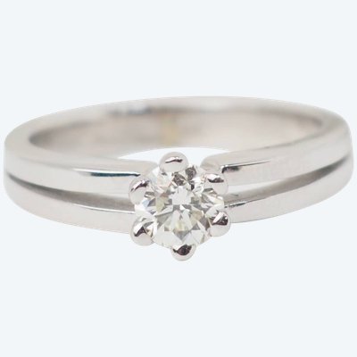 Bague Solitaire en or blanc et diamant 0.45ct