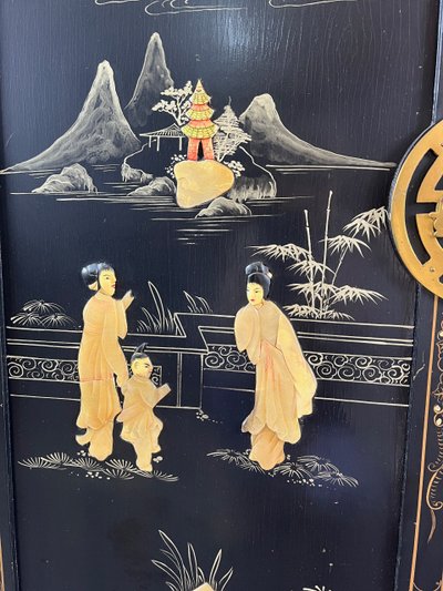 Meuble Bar Asiatique En Bois Laqué Noir Et Doré , XXe Siècle