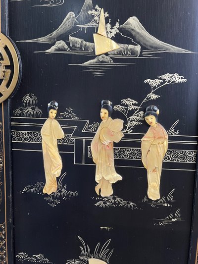 Meuble Bar Asiatique En Bois Laqué Noir Et Doré , XXe Siècle