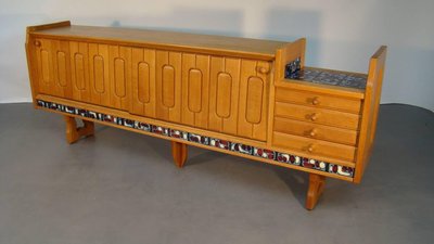 Guillerme Et Chambron, grande credenza in rovere, circa 1970
