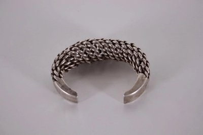 Bracciale Torque Akha, Popolo delle colline, Triangolo d'oro