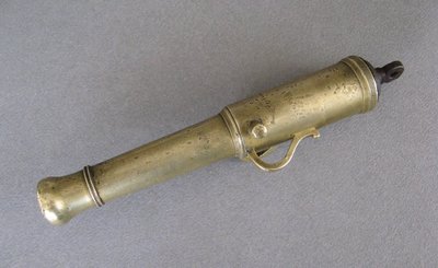 Kleine Bronzekanone aus dem 18. Jahrhundert.