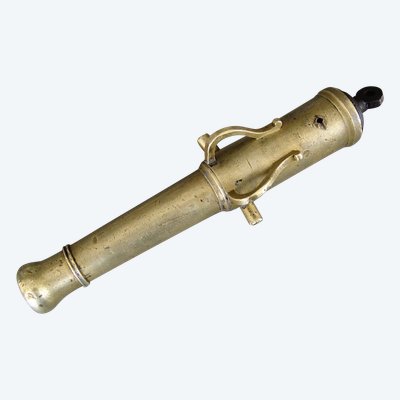 Kleine Bronzekanone aus dem 18. Jahrhundert.