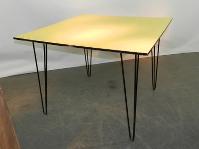 Lackierter Eisentisch, laminierte Tischplatte, um 1950