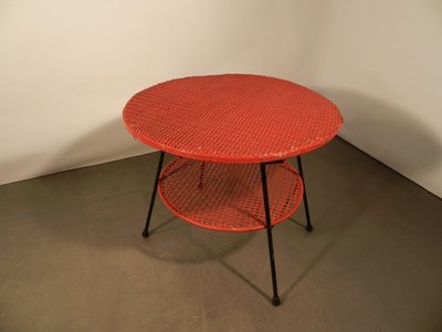 Sockeltisch aus Metall und Rattan, um 1950