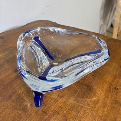 Murano 1970 transparent et centre de table bleu . signé à la base . Mis 24 x 24 Design unique