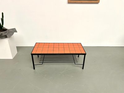 Modernistischer Couchtisch aus den 70er Jahren