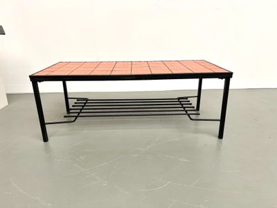 Modernistischer Couchtisch aus den 70er Jahren