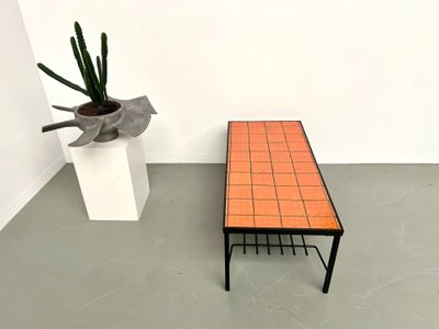 Modernistischer Couchtisch aus den 70er Jahren
