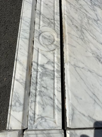 Kamin im Stil von Louis XV aus weißem Marmor