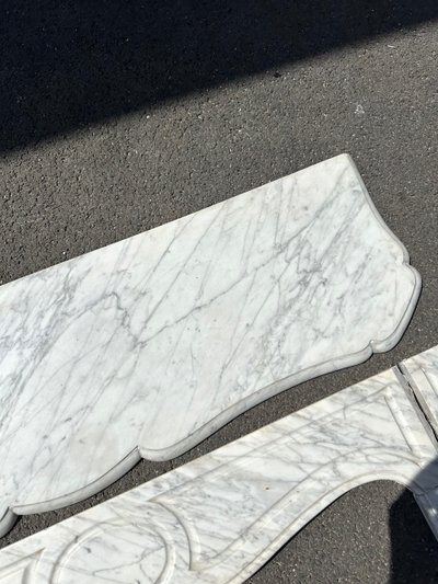 Kamin im Stil von Louis XV aus weißem Marmor
