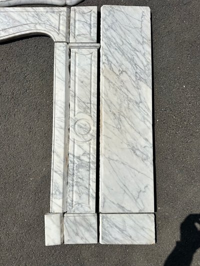 Kamin im Stil von Louis XV aus weißem Marmor