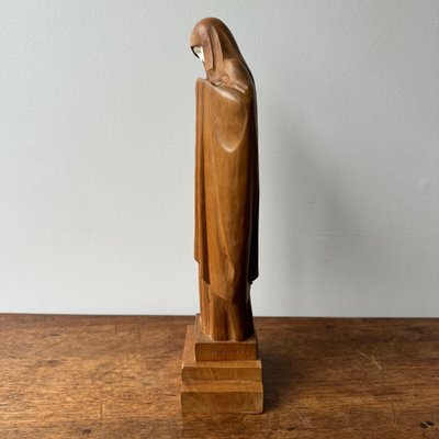 Virgin in carved wood by Lucienne Heuvelmans (1881-1944)