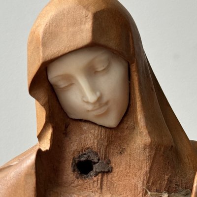 Virgin in carved wood by Lucienne Heuvelmans (1881-1944)