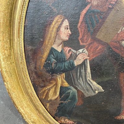 Antico dipinto olio su tela Ovale XVIII sec Gesù e il Cireneo. Cornice foglia oro . Mis 88 x cm 76 