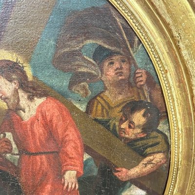 Antico dipinto olio su tela Ovale XVIII sec Gesù e il Cireneo. Cornice foglia oro . Mis 88 x cm 76 
