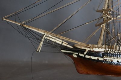 MAQUETTE DE BATEAU EN OS