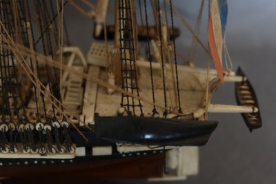 MAQUETTE DE BATEAU EN OS