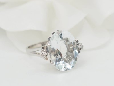 White gold, oval aquamarine and diamond ring
