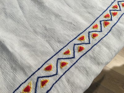 Nappe en lin brodée 