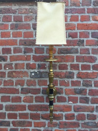 Coppia di lampade da parete neo classiche in bronzo e ottone, circa 1950