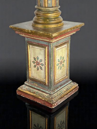 18th CENTURY ITALIAN FLORENTINE POLYCHROME WOOD PIEDESTAL TRANSFORMED INTO LAMP 96 CM