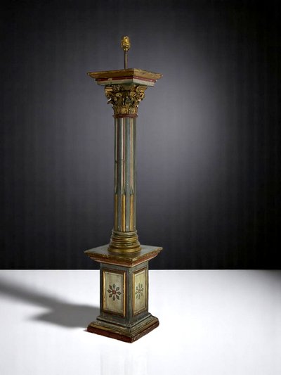 18th CENTURY ITALIAN FLORENTINE POLYCHROME WOOD PIEDESTAL TRANSFORMED INTO LAMP 96 CM