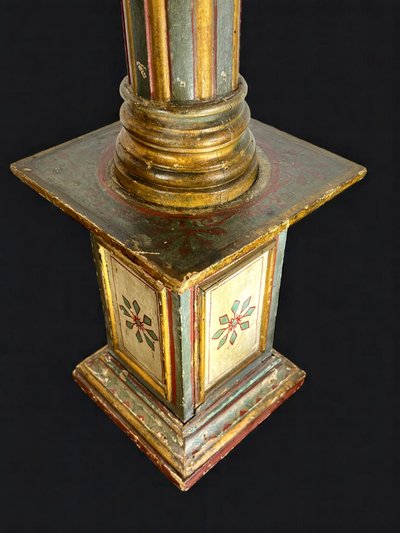 18th CENTURY ITALIAN FLORENTINE POLYCHROME WOOD PIEDESTAL TRANSFORMED INTO LAMP 96 CM