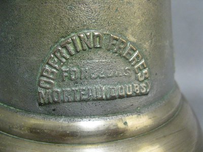 Cloche De Vache Obertino en bronze avec son collier. 