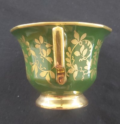 Tazza in porcellana dura del XVIII secolo della Manufacture du Duc d'Angoulême