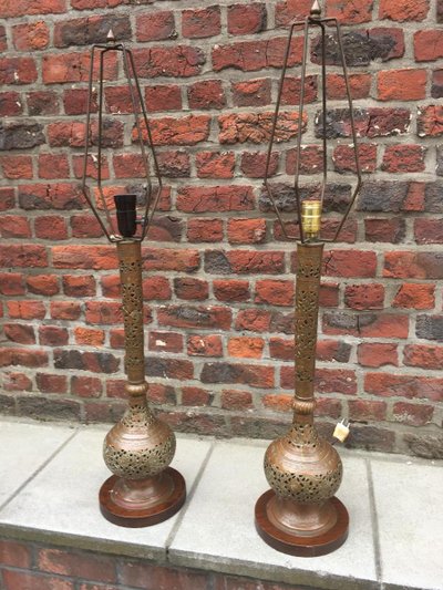Coppia di grandi lampade in ottone in stile orientale, circa 1930