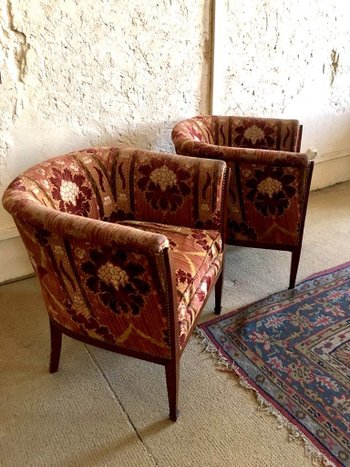 Coppia di poltrone imbottite in stile Art Nouveau, XX secolo
