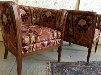 Coppia di poltrone imbottite in stile Art Nouveau, XX secolo