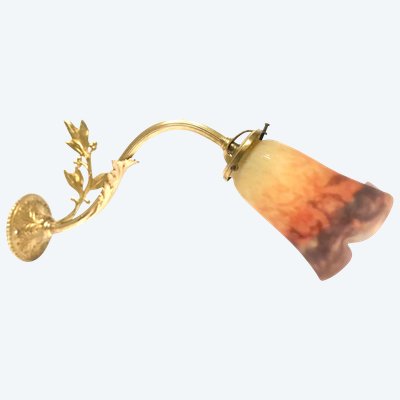 Applique murale en bronze doré Art-nouveau abat-jour en pâte de verre  signé Muller Frères 