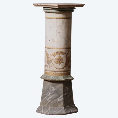  Colonne en bois peint à l'imitation du marbre, XIXe siècle. 